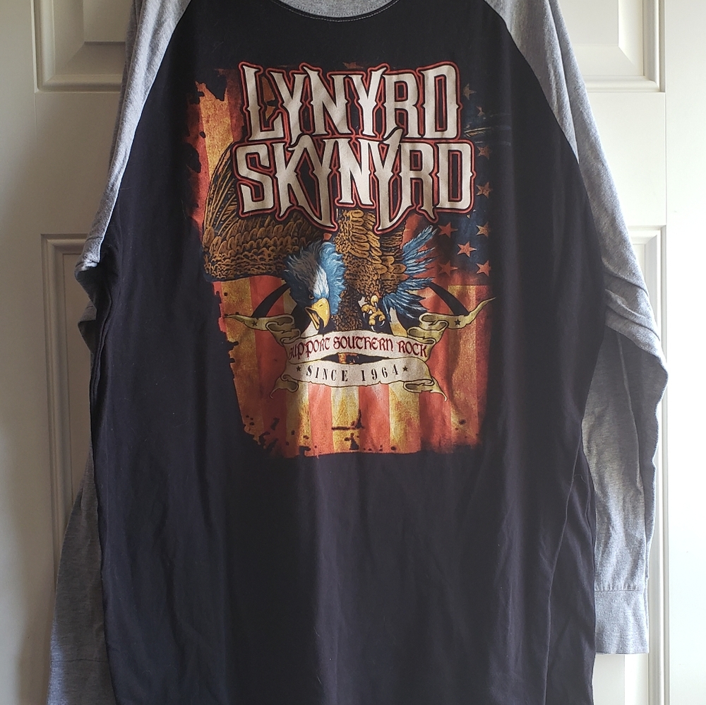 Lynyrd Skynyrd 2XL 3/4 sleeve tshirt